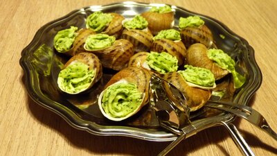 Escargots en coquilles à la bourguignonne