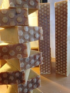 Savon lait de chèvre miel