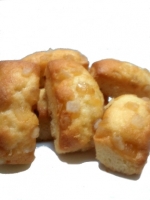 Mini madeleines aux écorces d'oranges confites