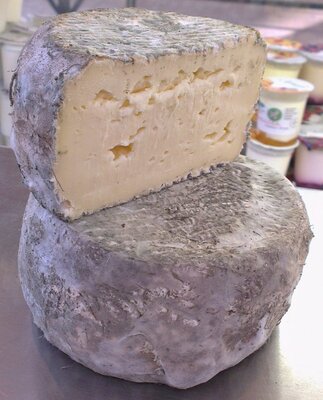 Tomme de montagne saint sulpice 250 300g.