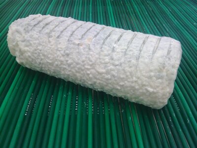 Grosse bûche de chèvre affinée