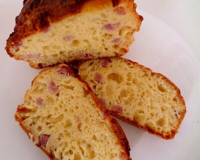 Brioche à la tome fraîche et aux lardons