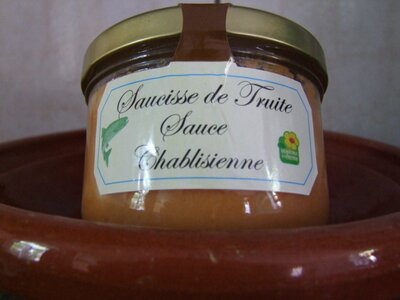 Saucisse de truite sauce chablisienne