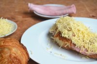 Croissant au jambon