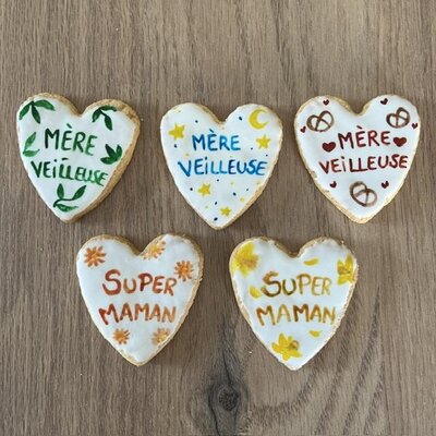 Biscuits peints 'mère-veilleuse'
