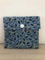 Pochette à savon/disques 'bleu/jaune fleurie'