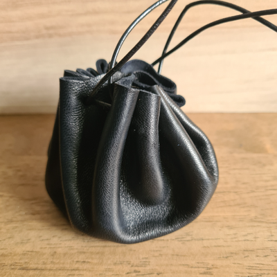Bourse / vide-poche en cuir noir