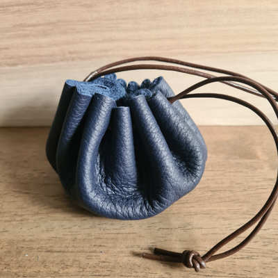 Bourse / vide-poche en cuir marine/marron