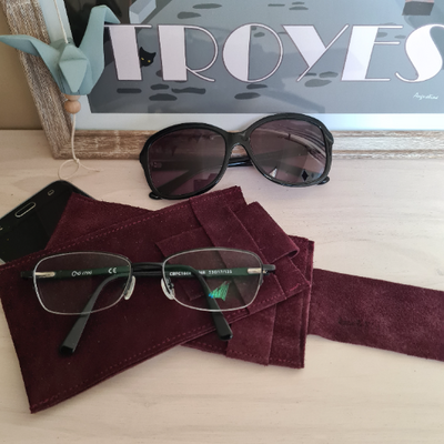 étui à lunettes ou smartphone cuir bordeaux