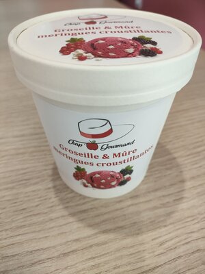 Glace groseille-mûre, meringues coustillantes