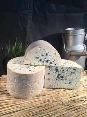 Fourme d'ambert aop 1/8