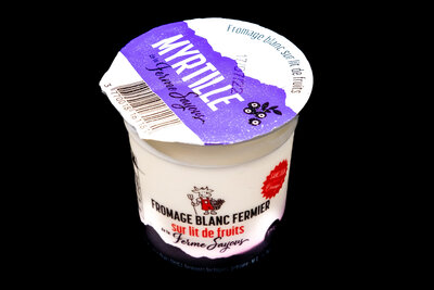 Fromage blanc sur lit de myrtille