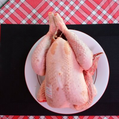 Poulet fermier prêt a cuire