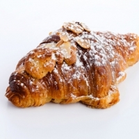 Croissant fourré aux amandes