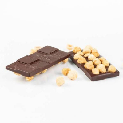 2 tablettes bio noir et noisettes