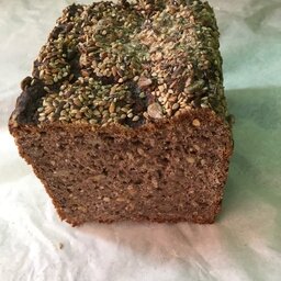 Pain bio sans gluten aux trois graines