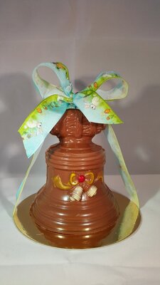 ! paques !   cloche lait bio 12 cm +