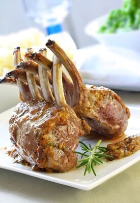 Carré de 4  côtelettes d'agneau de lait