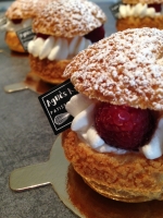 Choux chantilly framboises x 2