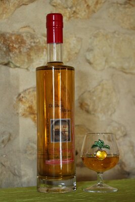 La rustique, eau de vie de cidre vieillie en fût de chêne