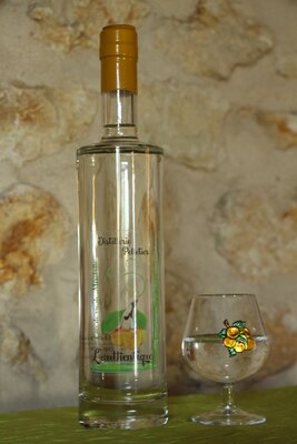La majestueuse, eau de vie de poire williams
