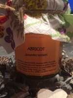 Confiture extra d'abricot aux amandes effilées