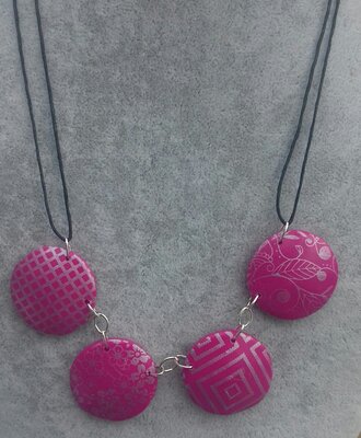 Collier screen rose