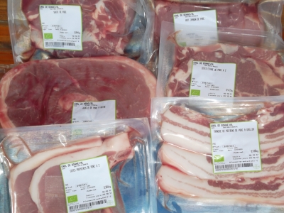 Colis de viande de porc bio avec chipolatas