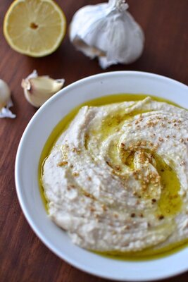 Houmous crémeux aux sésames torréfiées