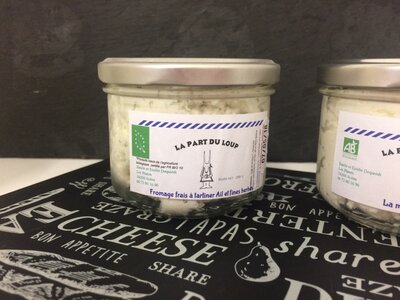 Fromage à tartiner ail et fines herbes au lait de brebis