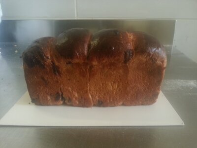 Grosse brioche au chocolat bio