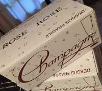 Carton de champagne rosé