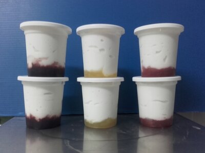6 mimis blanc sur lit de confiture s