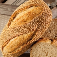Pain garni au sésame bio
