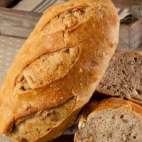 Pain garni aux noix bio