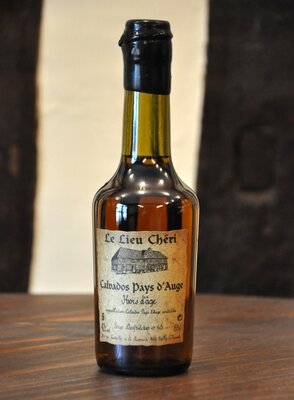Calvados aoc pays d'auge hors d'âge