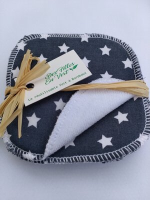 7 lingettes carrées tissu motif étoiles fond bleu