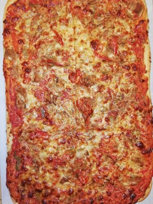 Pizza rectangulaire lardons chèvre (6 parts)
