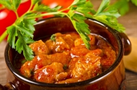 Plat cuisiné-sauté de porc à la tomate