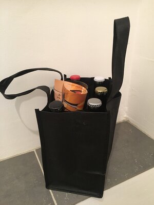 Pochette cartonnée: 5 orjy *33 cl + 1 verre