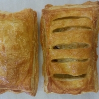 Feuilletés saucisse et comté x4