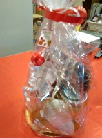 Panier garni(pain d'épices nature ,confiture de noël,nounours,coeur)