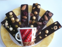 6 belles barres de chocolat noir