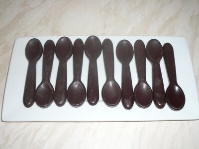 Cuilléres en chocolat