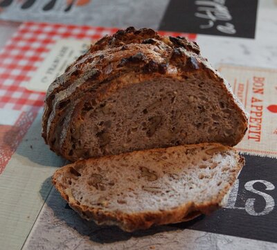 Pain au noix tranche