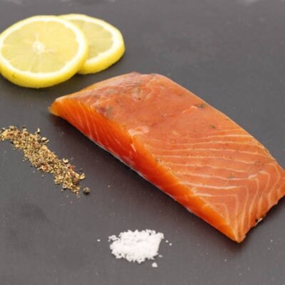 Truite marinée gravlax tranchée