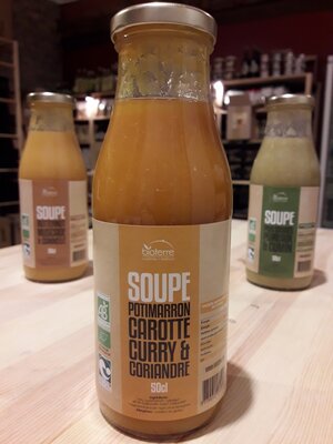 Soupe bio : potimarron, carotte, curry et coriandre