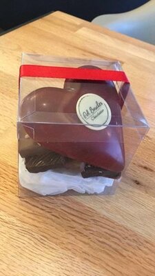 Grand cœur au chocolat noir garni