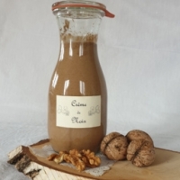Crème de noix. bocal consigné
