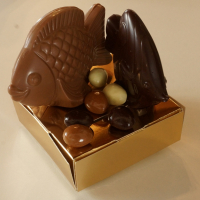 2 poissons lait et noir garnis